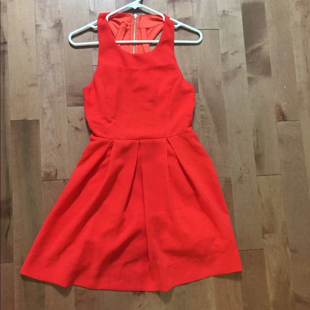 Lulu's Red Dress - Picture 1 of 5